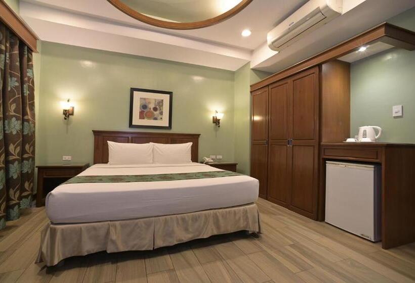 带大床的标准间, Paragon Hotel And Suites