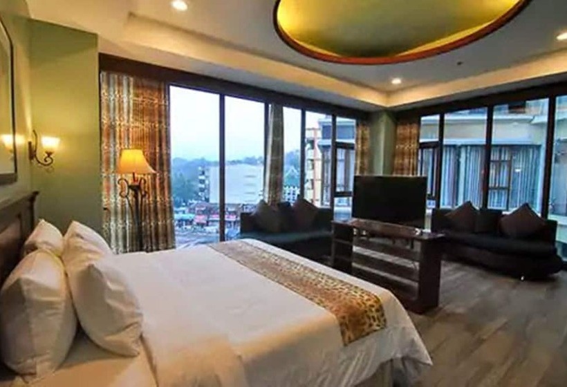 套房, Paragon Hotel And Suites