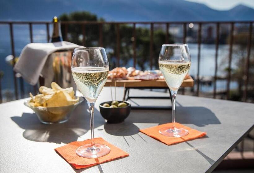 سوئیت جونیور برای معلولان, Lago Maggiore   Welcome!