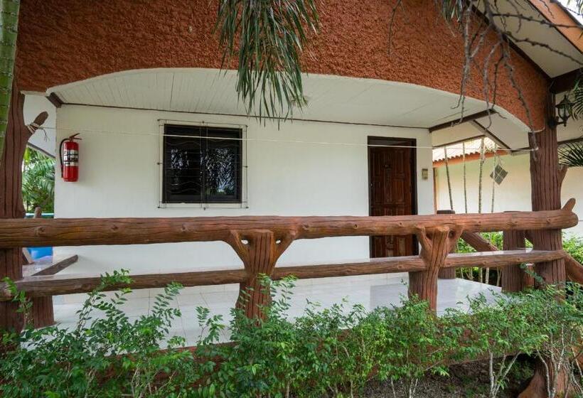 Бунгало Стандарт, Lanta School Beach Resort