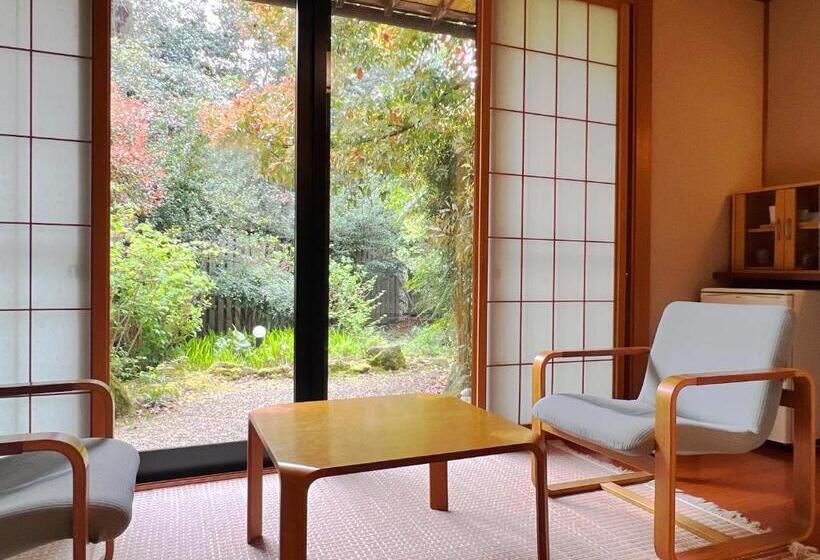 Четырехместный Номер Стандарт, Yufuin Onsen Ryokan Hananomai