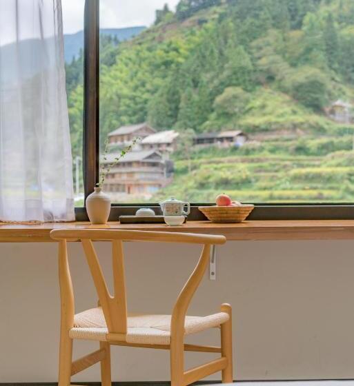 家庭间, 肇兴溪舍山堂 Creekside Inn