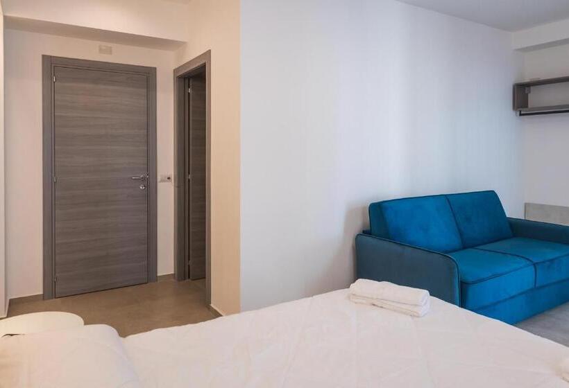 Четырехместный Номер Стандарт, Aura Room