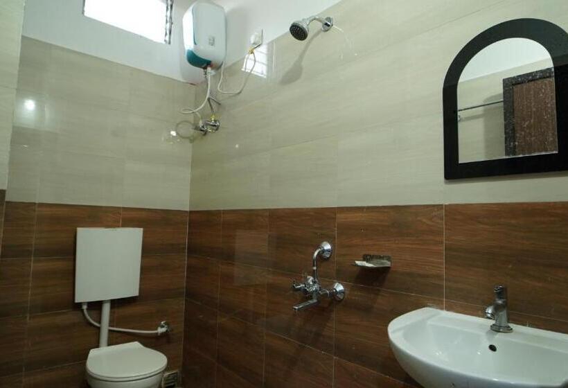 4인용 스탠다드 룸, Diya Lodge !! Near Toy Train Park !! New Digha !!