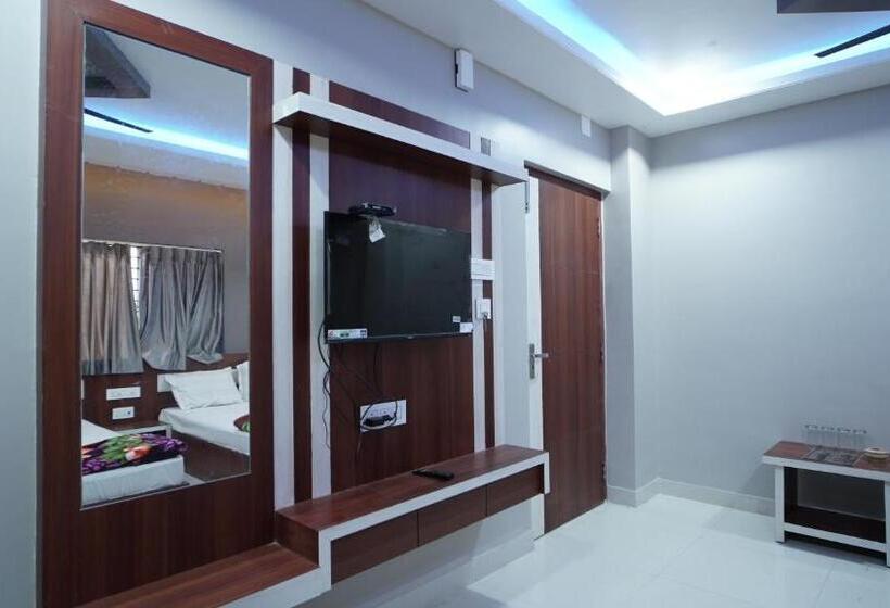4인용 스탠다드 룸, Diya Lodge !! Near Toy Train Park !! New Digha !!