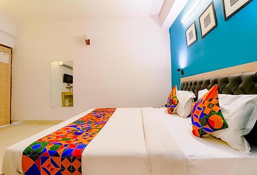 اتاق لوکس, Roomshala 173 Royal Inn Vinod Nagar