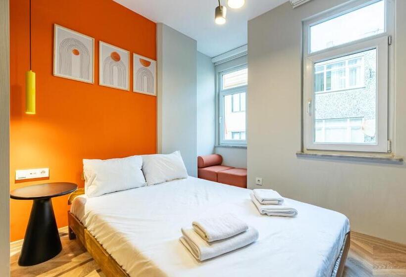 スタンダードトリプルルーム, Vefa Apartments