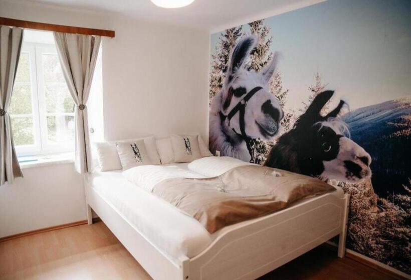 Номер Стандарт, Alpakas, Lamas Und Rentiere Zum Grünen See