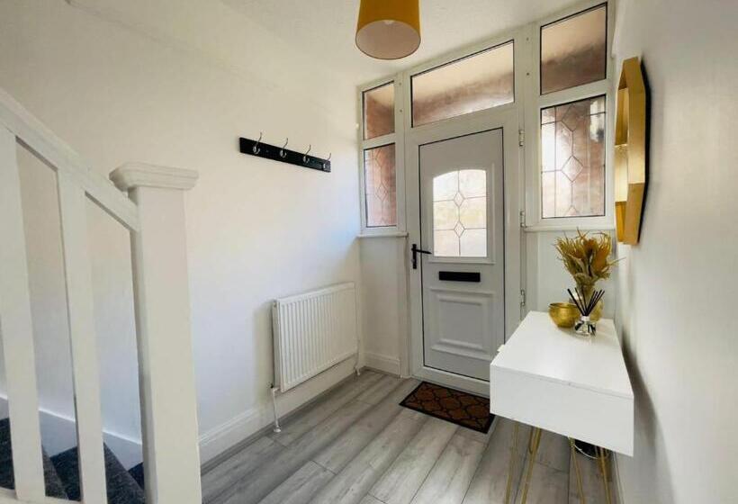 חדר אקונומי, Sariyu Space Luton
