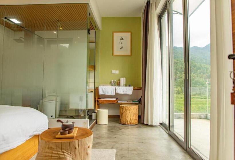 Номер Стандарт с Балконом, Nature Cure Village Lodge 婺源自在舍民宿
