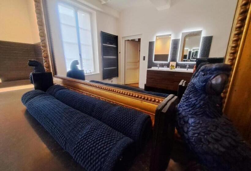 Номер Стандарт с Гидромассажем, L Hotel Particulier