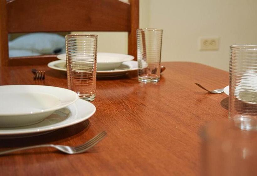 آپارتمان 1 خوابه, Nazubs Suites