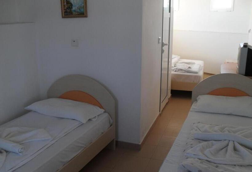 Четырехместный Номер Стандарт, Family Hotel Sinemoretz