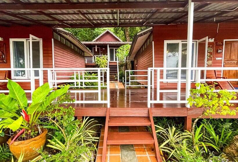Бунгало Deluxe, Holiday Resort   Sha Plus