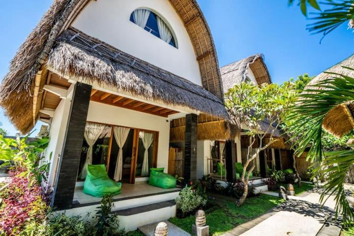 Семейное Бунгало, Bunga Laut Bungalow