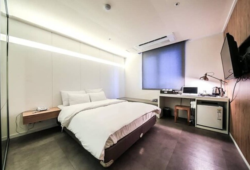 Quarto Deluxe, Yeongdeungpo Blvd  Ora