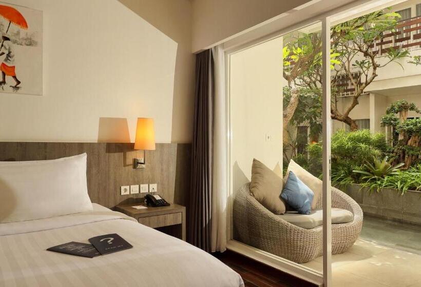 Номер Deluxe Вид на Озеро, Aston Canggu Beach Resort