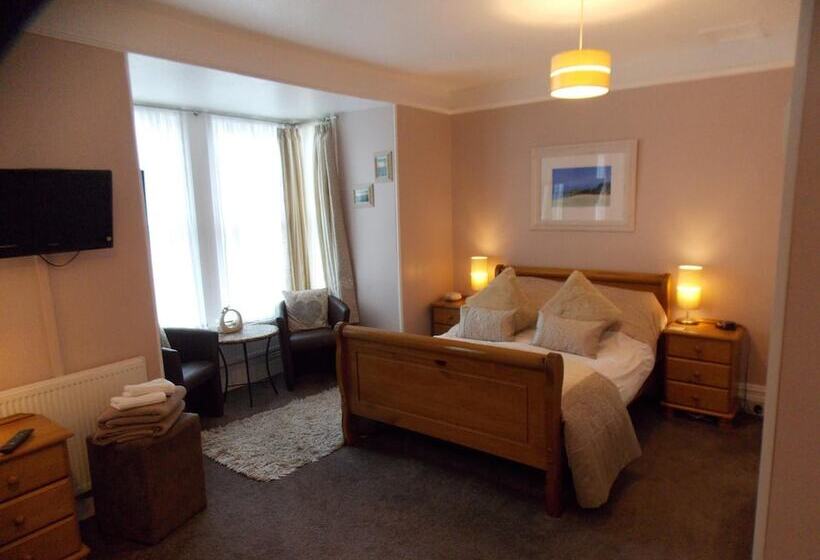 Семейный Номер, Chiverton House Guest Accommodation
