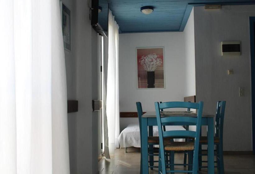 Семейные Апартаменты, Glyfada Gorgona Apartments