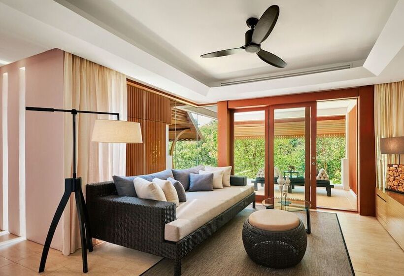 Люкс Вид на Сад, The Ritz Carlton Koh Samui