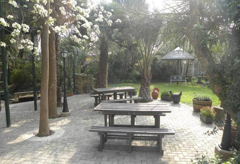 Номер Deluxe с Балконом, Ladybrand Guest House