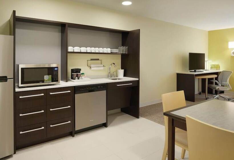 Люкс, Home2 Suites Iowa City Coralville