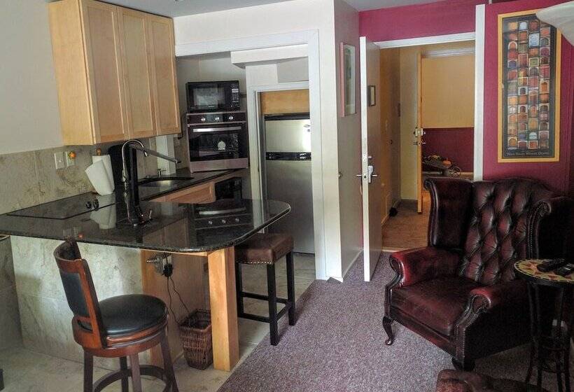 스탠다드 스튜디오 더블 침대, Ann Arbor Bed And Breakfast