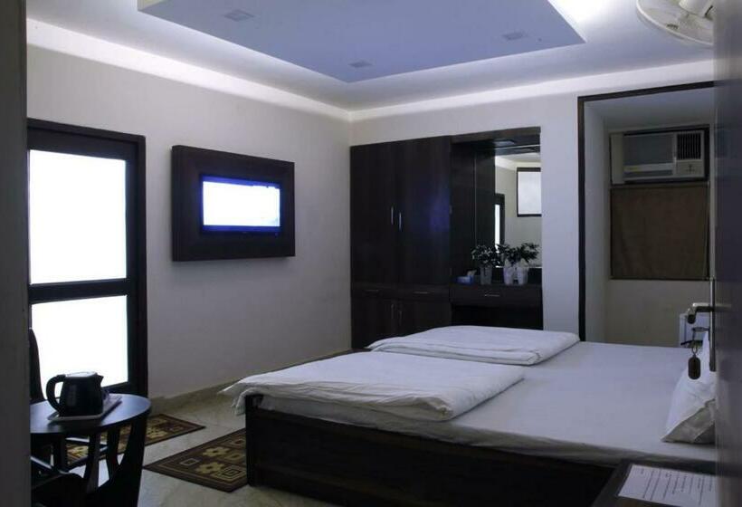 اتاق لوکس, Shagun Residency
