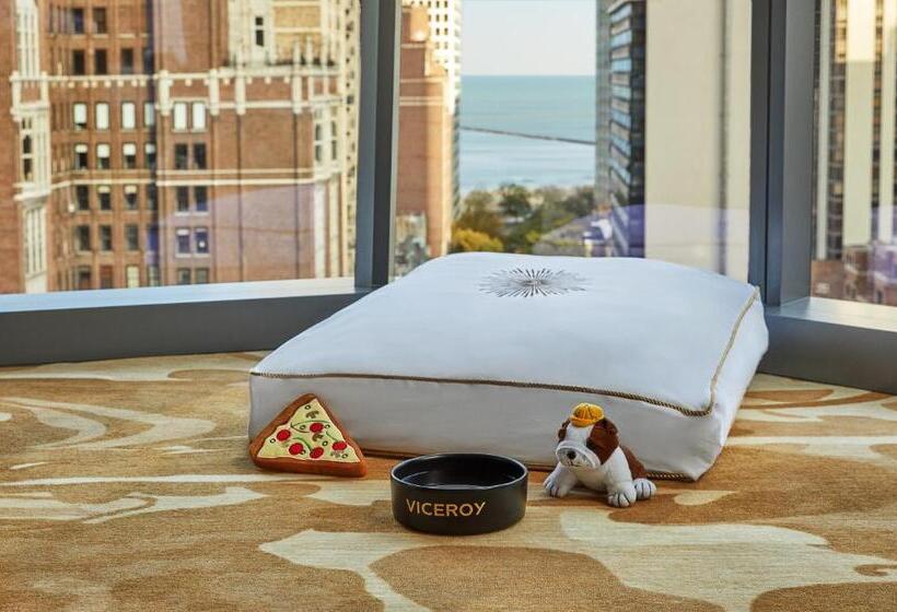 חדר דלוקס נוף לאגם, Viceroy Chicago