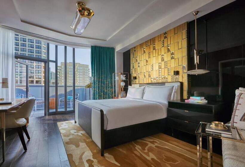 סוויטת ג'וניור עם טרסה, Viceroy Chicago