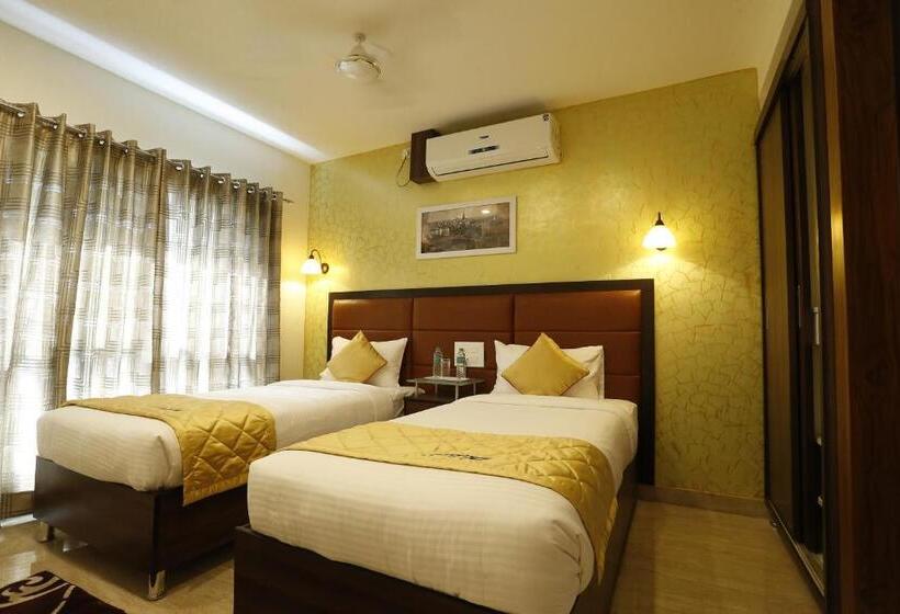 Люкс Мастер, D Breeze Suites