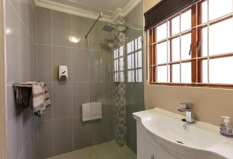 Номер Стандарт Вид на Сад, My Den Beachfront B&b And Self Catering