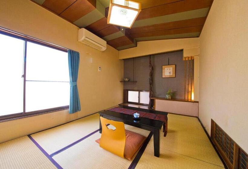 Номер Economy с общей ванной комнатой, Ryokan Seifuso