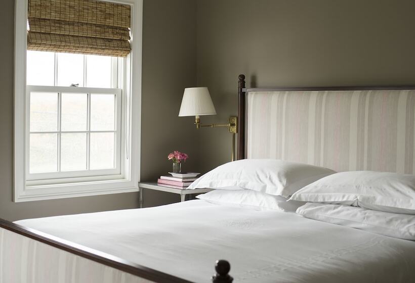Номер Deluxe, The Quogue Club