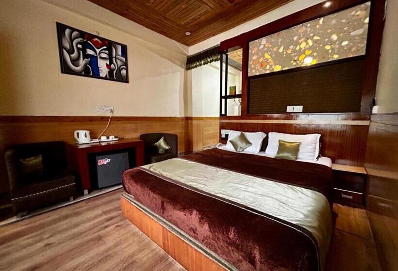 带大床的高级房间, Goroomgo Hotel Gandhi S Paradise Dharamshala