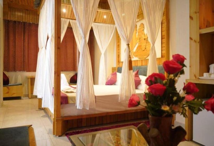 豪华三人间, Goroomgo Hotel Gandhi S Paradise Dharamshala