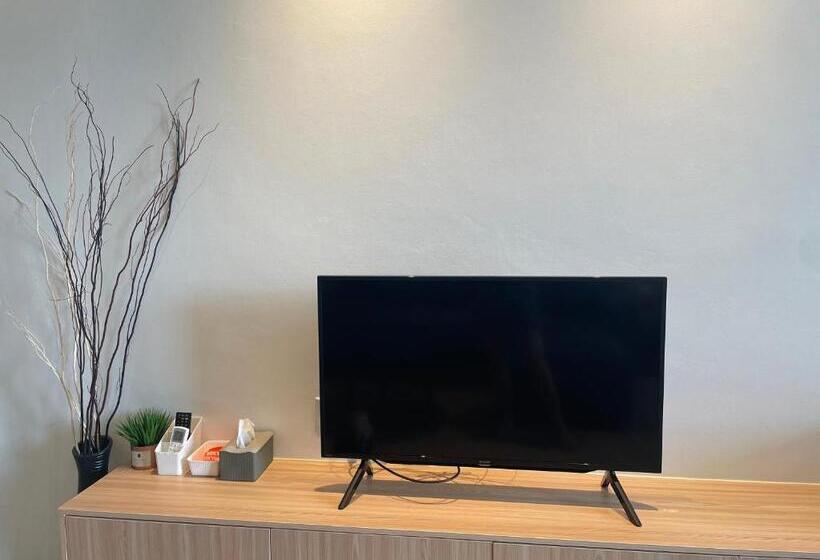 Студио Стандарт Вид на Бассейн, Getawayhub Roxy Sematan Beach Apartment