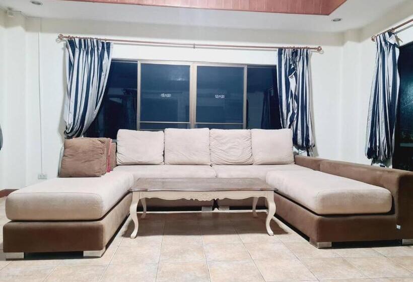 Семейный Номер, Poo Villa Rawai