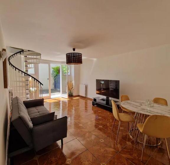 Семейный Номер Совместный Санузел, 3 Cosy Bedrooms House With 4 Beds Near Paris
