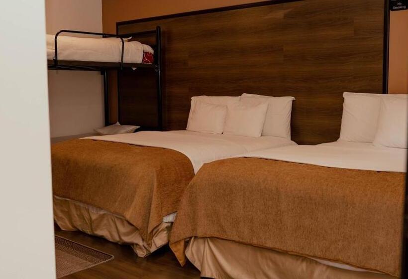 اتاق استاندارد چهار تخته, La Farola