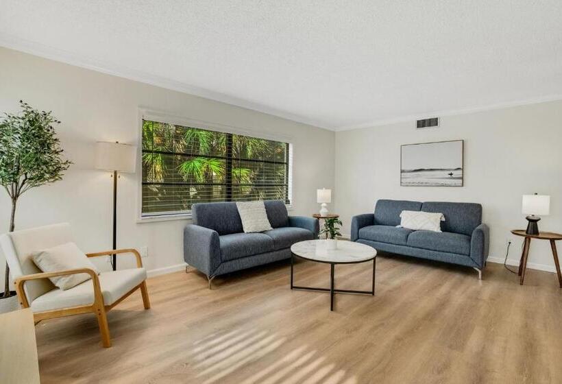 Апартаменты 2 Спальни, Sugar Sand Sanctuary   Beach Condominium