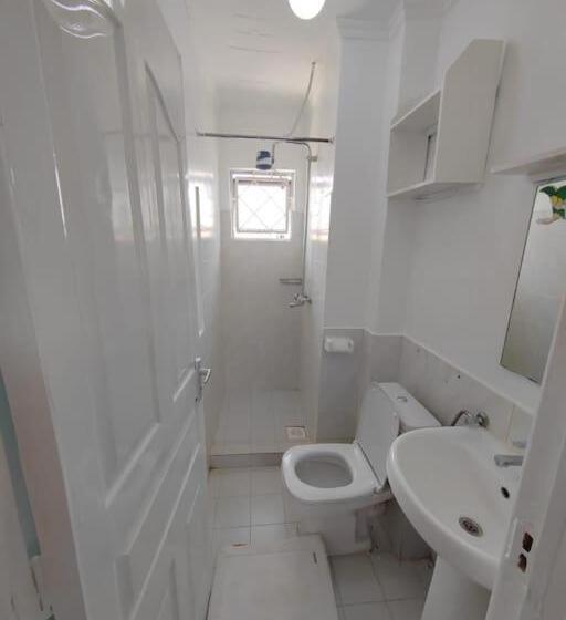اتاق استاندارد, Saruni Homes