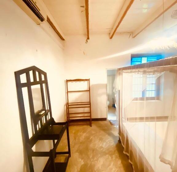 Номер Стандарт, Happy Bunk Hostel Weligama