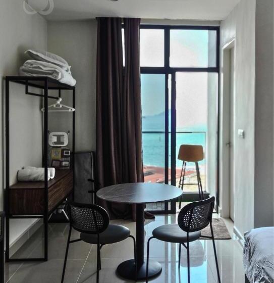 Студия Стандарт Вид на Море, Studio Room With Balcony Seaview At The Shore Kk By Clover Home