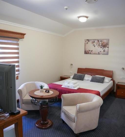 اتاق لوکس, Comfort Lodge
