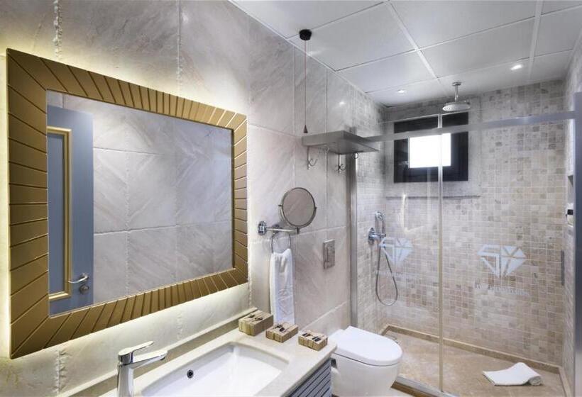 سوئیت با وان آب گرم, Five Diamonds Hotels