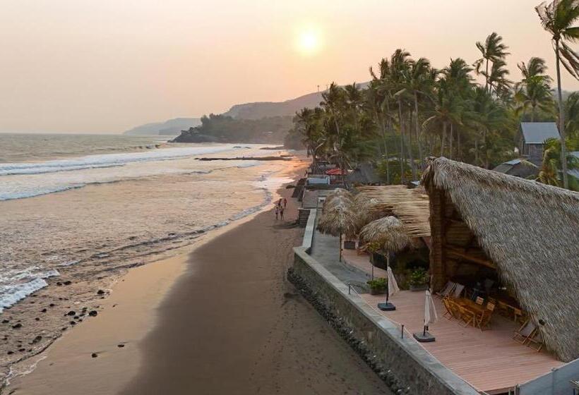اتاق استاندارد چهارنفره با چشم‌انداز باغ, Almare Zonte   Beachfront Glamping