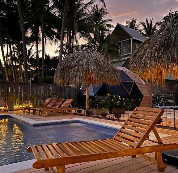 اتاق استاندارد چهارنفره با چشم‌انداز باغ, Almare Zonte   Beachfront Glamping