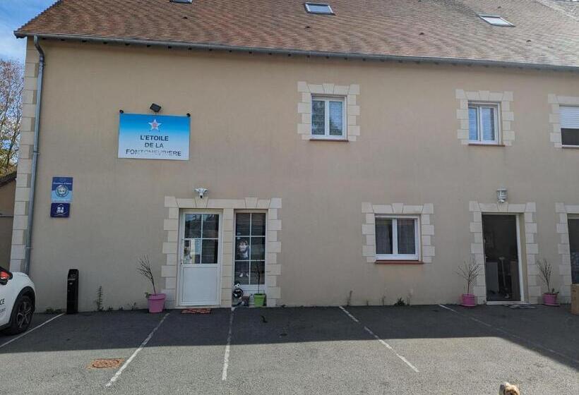 标准间, Chambre Confortable Avec Salle D Eau Privative, Cuisine Et Salon Communs, Petit Déjeuner Inclus.   F