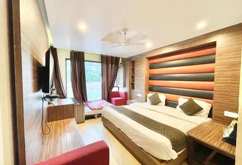 스탠다드 트리플 룸, Savoy Residency Inn ! Mussoorie होटल सवॉय रेजीडेंसी इन, হোটেল সাভয় রেসিডেন্সি ইন , Near Mall Road H